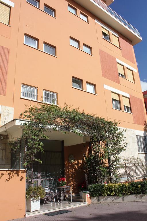 La Casa Di Nazareth Hotel Roma Ngoại thất bức ảnh
